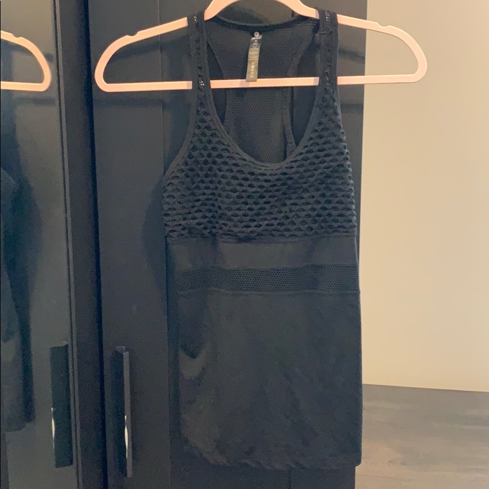 Black workout tank